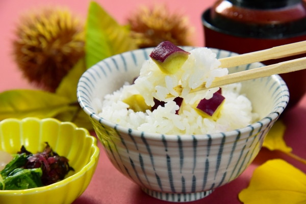 さつまいもご飯とお箸